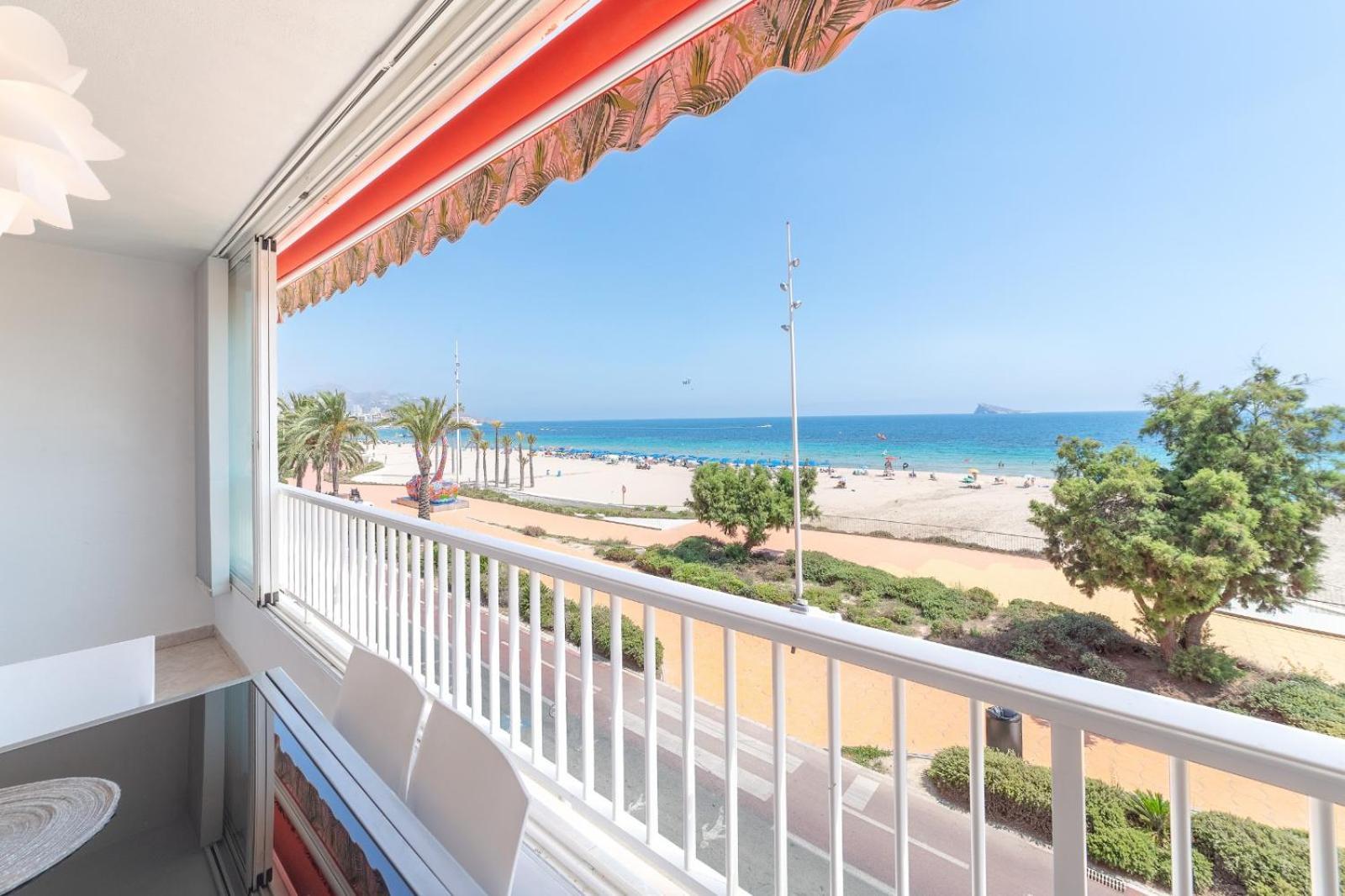 Luxury Primerisima Linea Playa Poniente Benidorm Con 6,5 Mts De Vistas Frontales Al Mar Exteriör bild