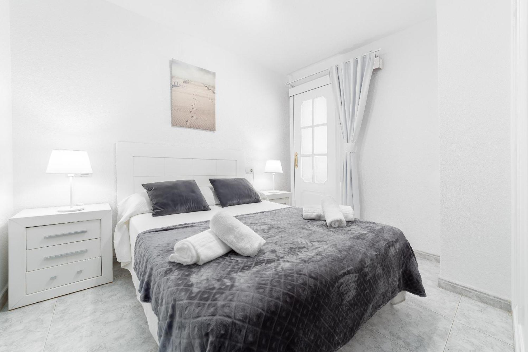 Luxury Primerisima Linea Playa Poniente Benidorm Con 6,5 Mts De Vistas Frontales Al Mar Exteriör bild